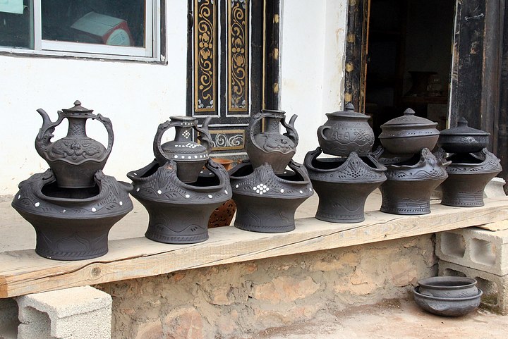 Nishi Black Pottery