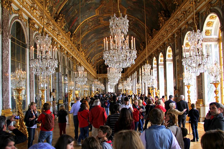 Hall of Mirrors Visitors