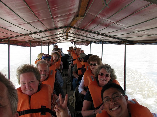 Canoe to Yarina Amazon Lodge