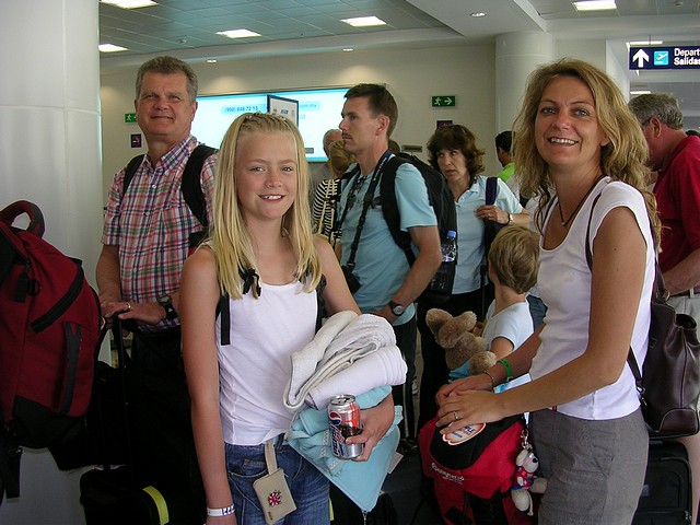 Poulsens Waiting to Depart