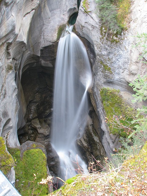 Maligne Canyon Falls
