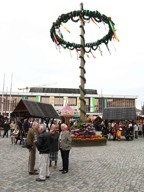 May Pole in the Spring Market Dresden