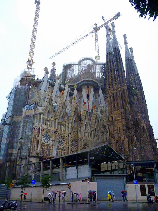 La Sagrada Familia and Cranes