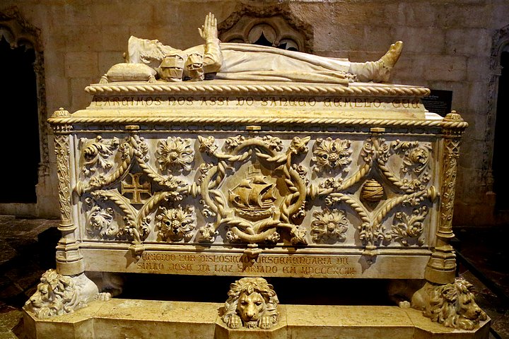  Vasco da Gama’s Tomb