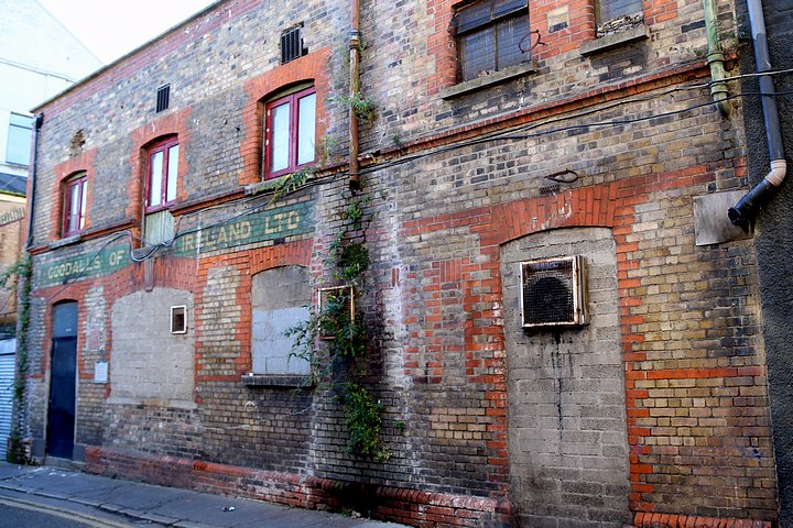 Back Alleyway 