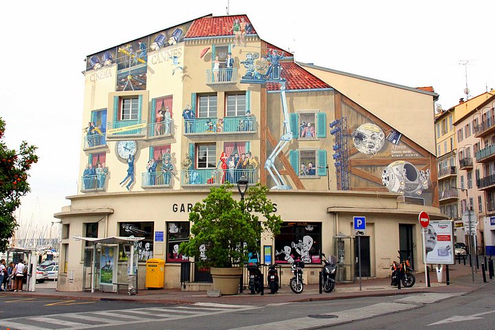 Cannes Cinema Wall