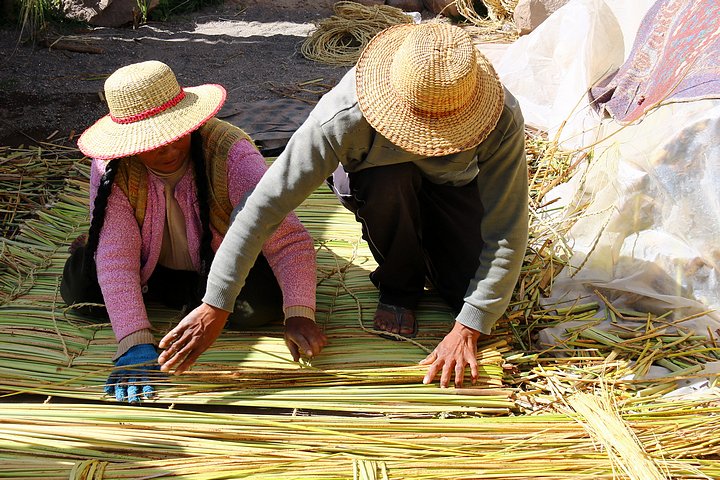 Making Totora Reed Mats
