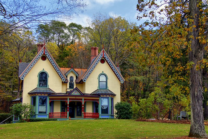 Victorian Home in Shelburne Falls - HDR