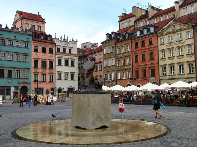 Statue of the Mermaid at the Rynek