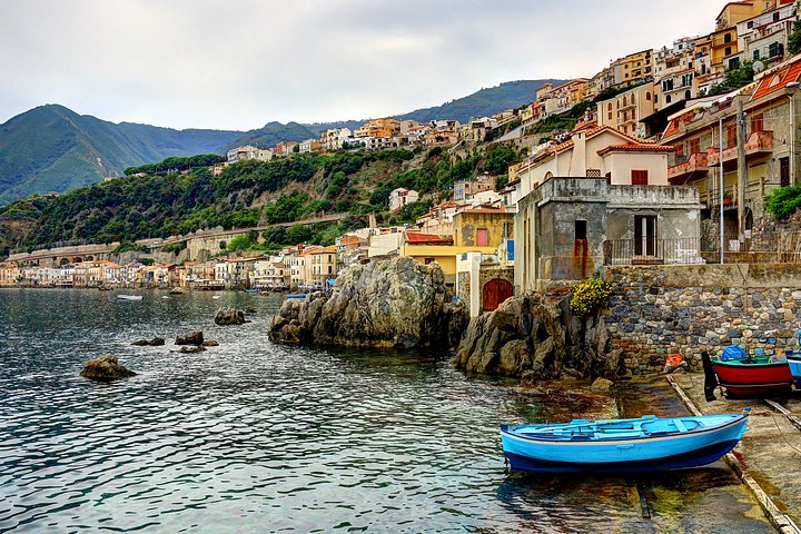 Scilla Waterfront