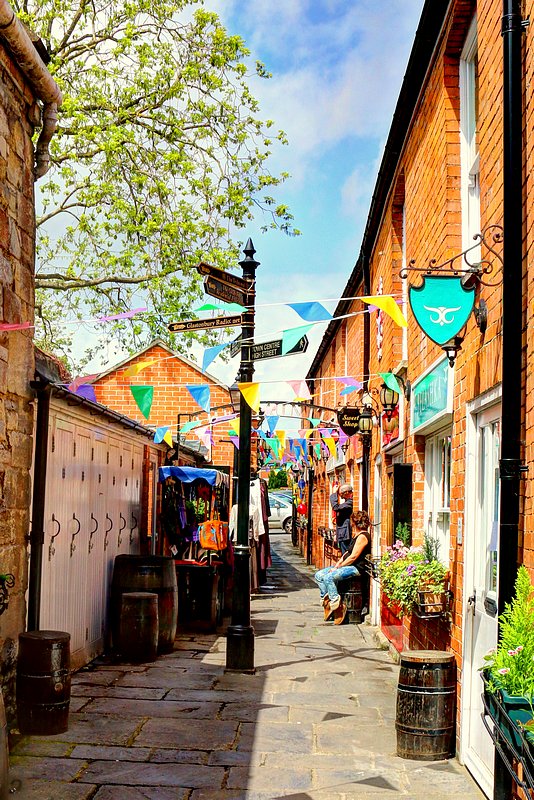 Glastonbury - High-Dynamic-Range Imaging